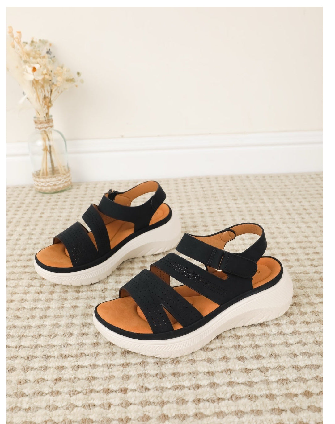 Ladies sandals with comfortable memory foam